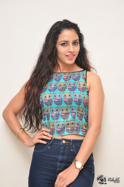 Ravneet-Kaur-at-Sithara-Movie-Show-Press-Meet